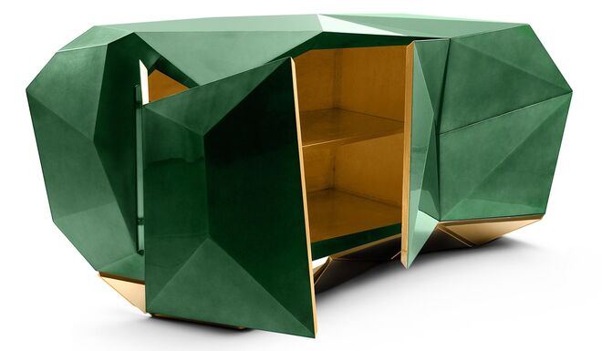 Aparador Diamond Emerald em madeira revestido com folha de ouro, €21.120, Boca do Lobo