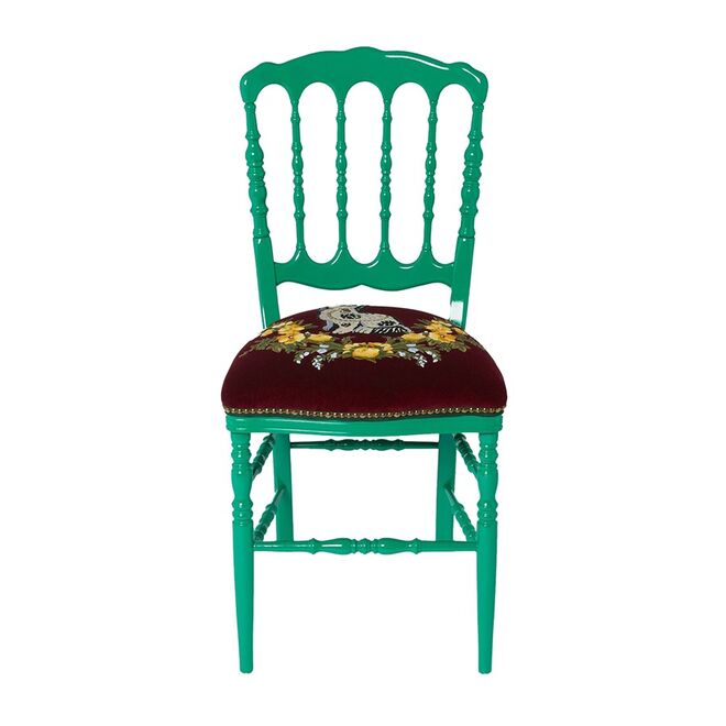 Cadeira de madeira com bordado Spaniel, €2.250, Gucci