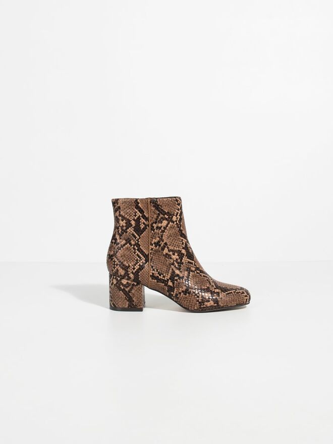 Botins Snake Print, €35,99, Parfois