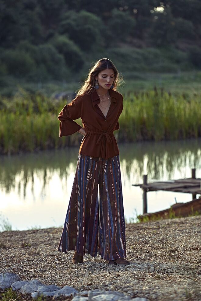 Blusa, €34,99, Saia-Calça €29-99 Botins €29,99, Natura