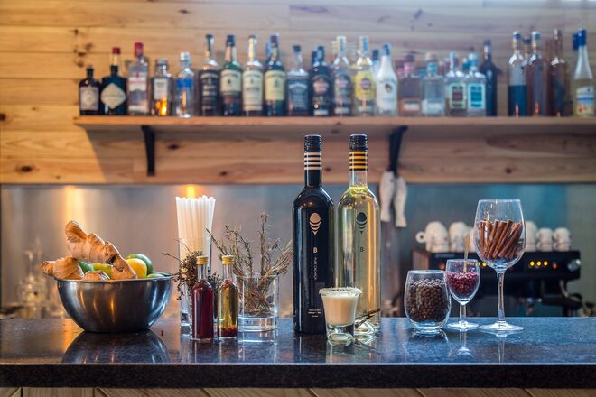 No bar não podia faltar cachaça brasileira