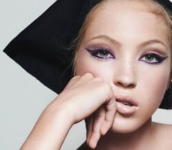 Lila Grace Moss é o novo rosto da Marc Jacobs Beauty 