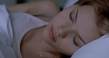 Há uma boa razão para fechar a porta antes de dormir 