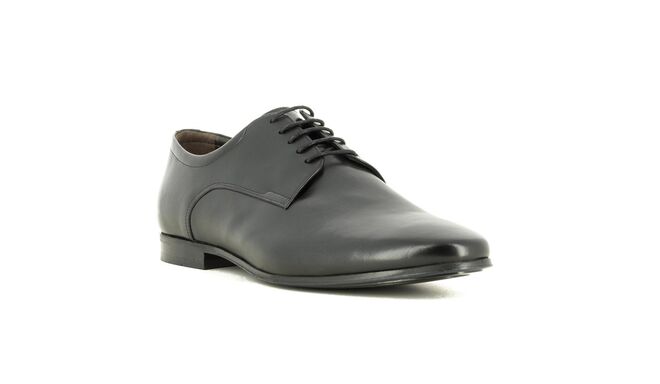 Sapato em pele masculino, €47,50, SEASIDE