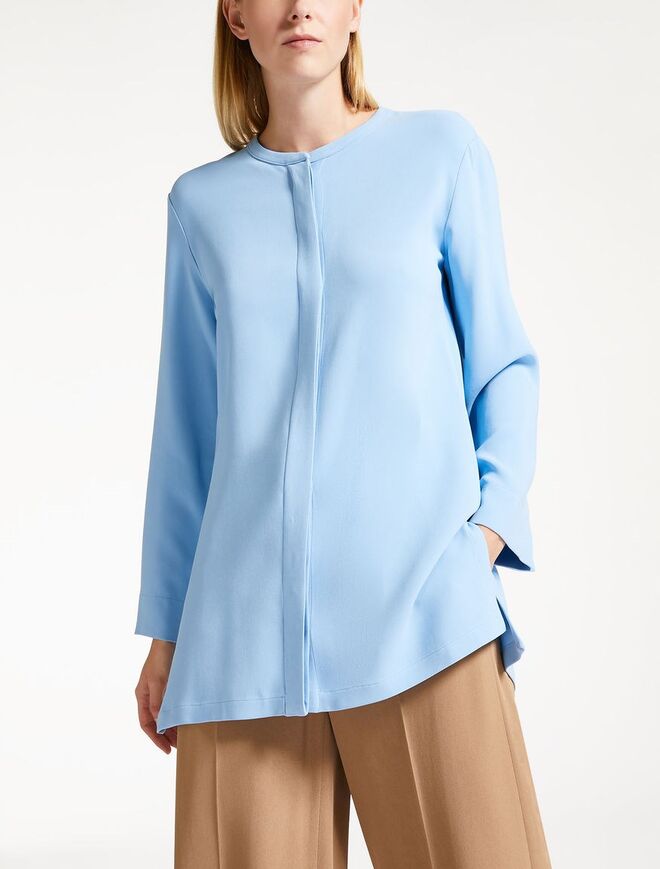 Camisa, €265, Max Mara