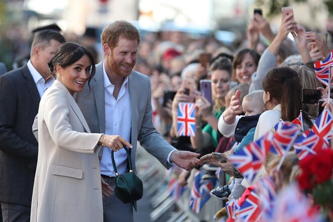 Meghan Markle e o príncipe Harry na visita à Edes House