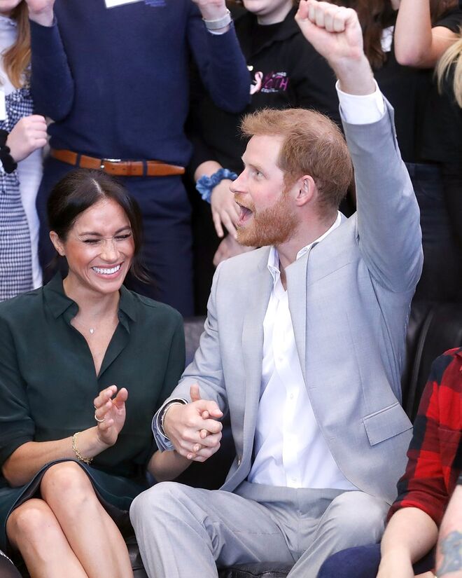 Meghan Markle e o príncipe Harry na visita oficial ao Joff Youth Centre, em Sussex