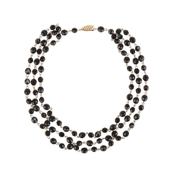 Colar, €24.95, Decenio