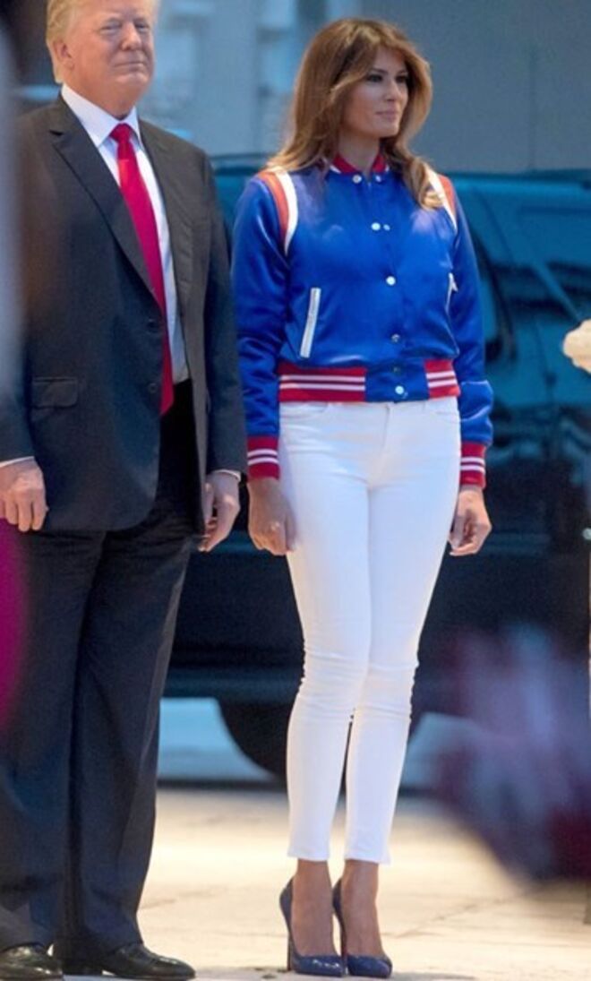 O bomber em seda da Amiri (€1600), que usou para assistir à final da Super Bowl, a 4 de fevereiro de 2018