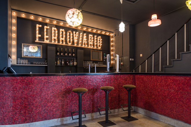 Ouvir jazz no Clube Ferroviário