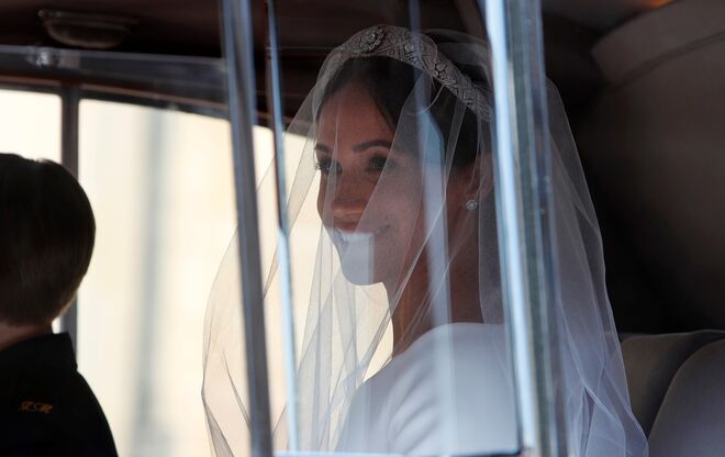 Meghan Markle |  O véu e a cauda demoraram mais horas a fazer do que o próprio vestido