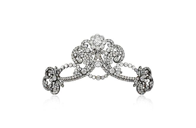 Tiara em diamantes da casa joalheira de Viena Köchert, presente de casamento do Imperador Franz Joseph a Marie Anna da Áustria. Leilão Royal Jewels from the Bourbon-Parma Family, da Sotheby’s.