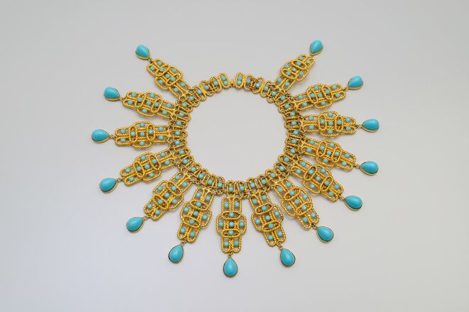 Colar Robert F. Clark, 1968. Exposição Bijoux-Bijoux! Costume Jewellery from Chanel to Dior. 