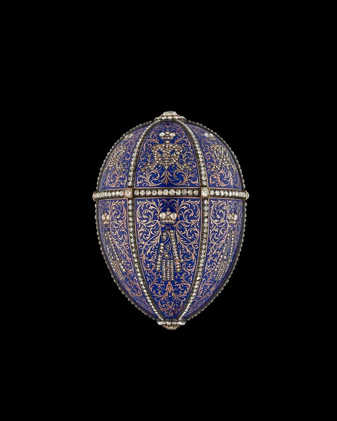 Ovo Doze Monogramas, Fabergé, 1896. Exposição Fabergé Rediscovered.