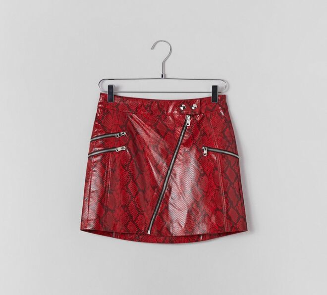 Saia estampada, €25,99, Bershka