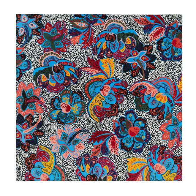 Lenço em seda, €49, Bimba y Lola