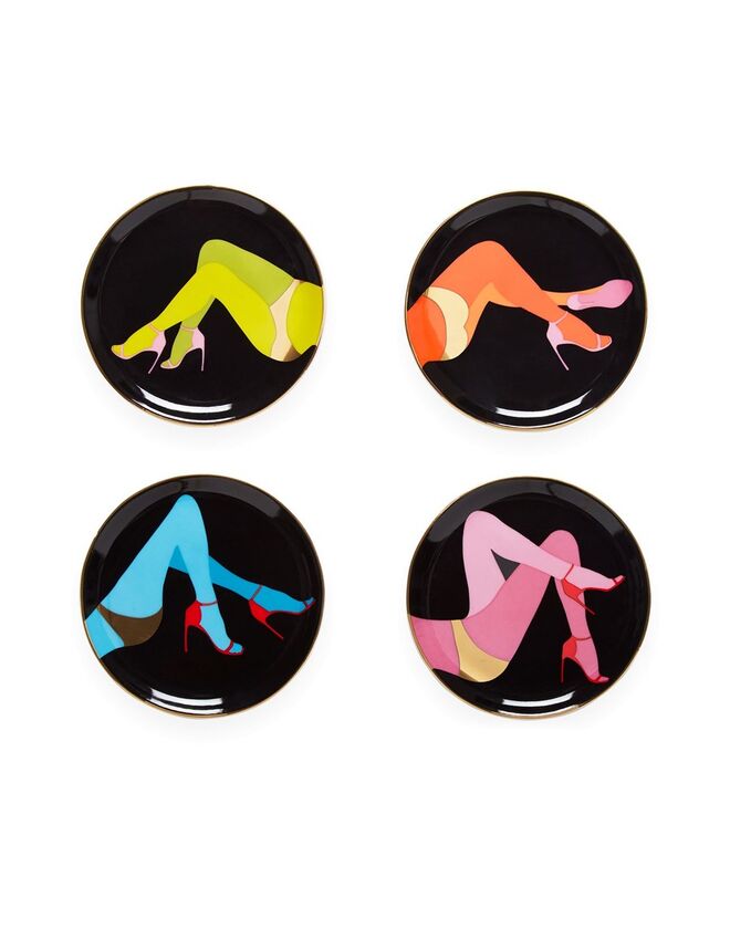 Pratos Les Girls (conjunto de 4), €78, Jonathan Adler, em yoox.com 