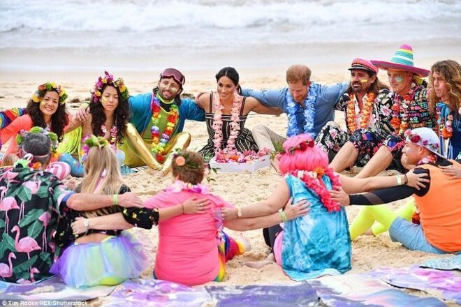 O Duque e a Duquesa juntam-se a um circulo "anti más energias", com a comunidade One Wave;