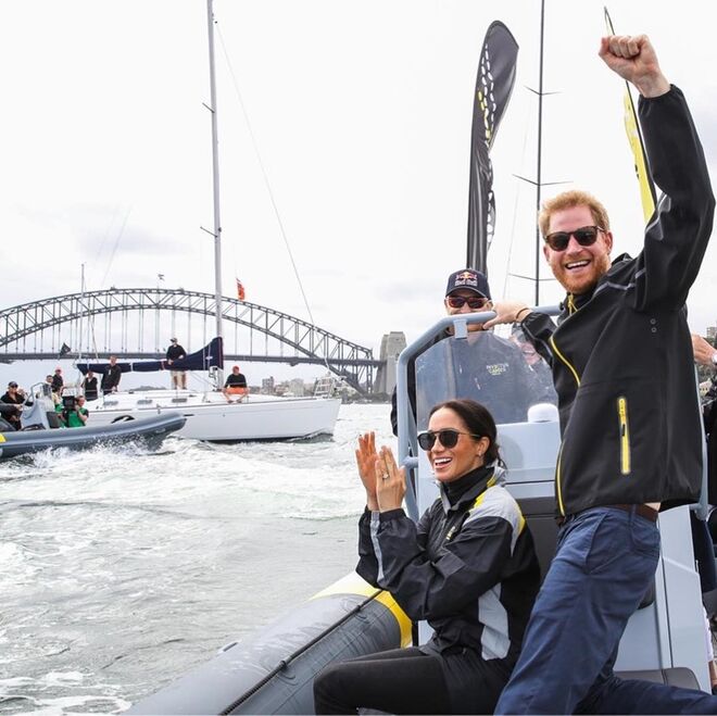 Meghan e Harry a marcarem presença nos Invictus Games e a darem apoio a alguns participantes; 