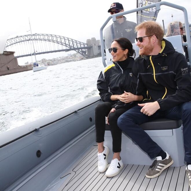 Meghan e Harry a marcarem presença nos Invictus Games e a darem apoio a alguns participantes; 