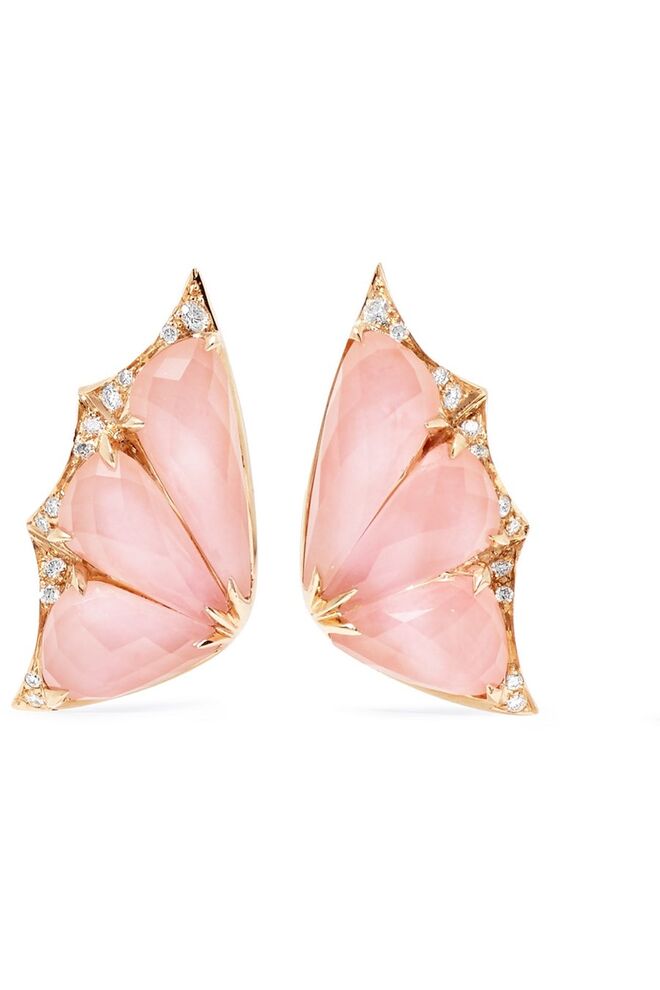 Brincos Fly by Night, €3.900, Stephen Webster, em net-a-porter.com. 