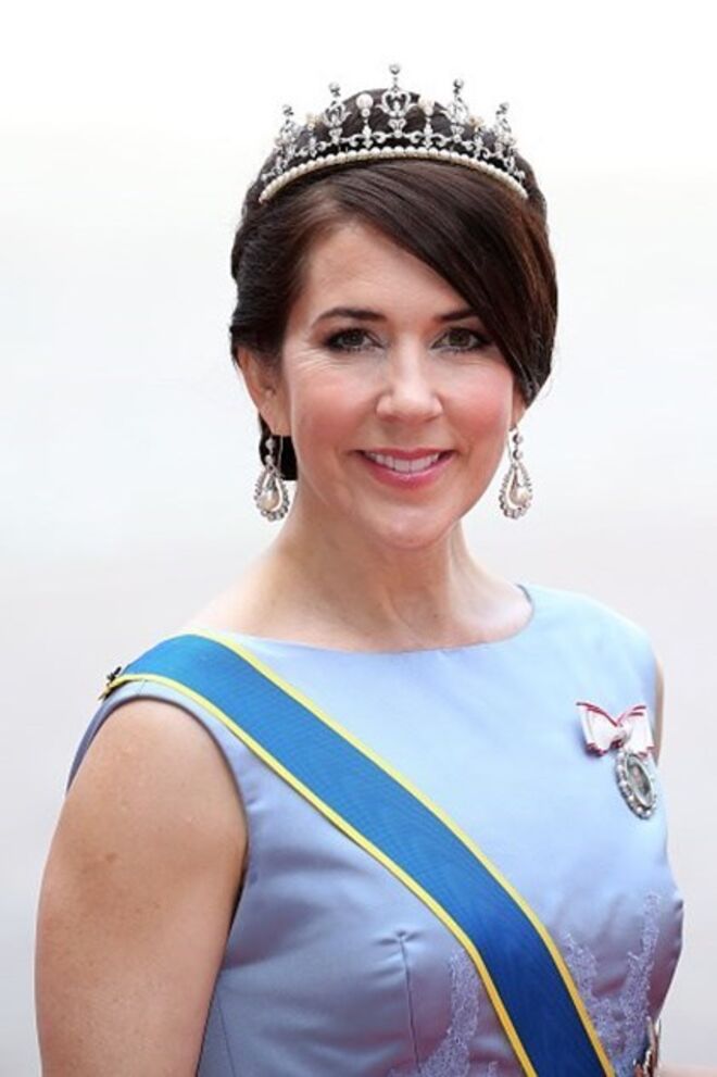 A princesa Mary da Dinamarca com a tiara do seu casamento. 