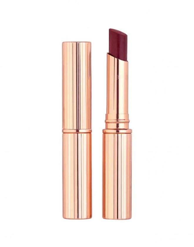 Superstar Lips no tom Confident Lips, €28, Charlotte Tilbury, em www.charlottetilbury.com