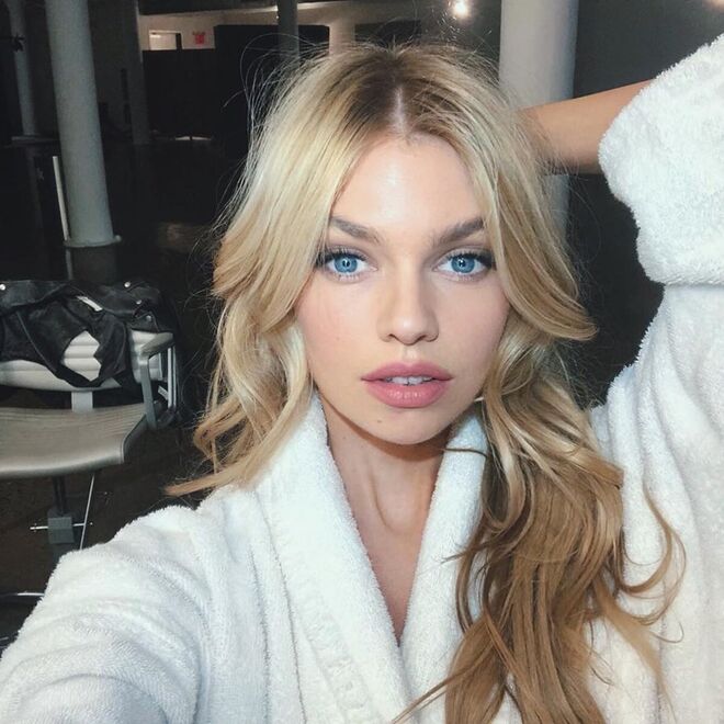 Stella Maxwell 