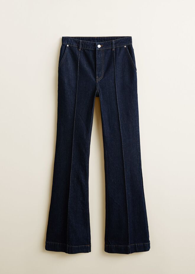 Jeans à boca de sino, agora €27,99, Mango