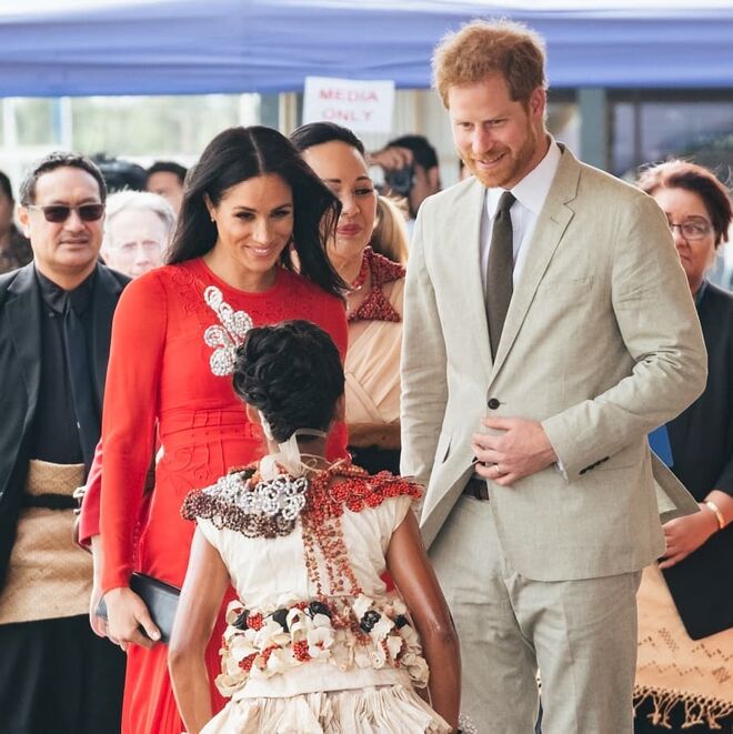 A chegada e a receção aos Duques de Sussex, em Tonga;