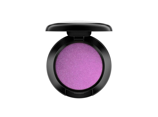 Sombra de olhos no tom Stars 'n' Rockets, €19, M·A·C Cosmetics
