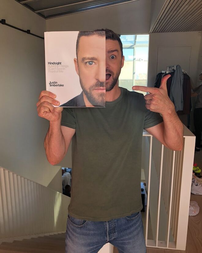 Aquário (20 de janeiro – 18 de fevereiro)
Persuasivo, tolerante e sonhador.
O espírito dos nativos deste signo é de mudanças permanentes. Inteligente e resistente, preza pela boa relação entre o intelectual e o físico. Sonhadores, têm sempre metas importantes para alcançar e gostam de pensar que as suas ideias podem mudar o mundo. Com filosofias que podem dominar algumas mentes, este é um dos signos mais persuasivos do zodíaco. Um conselho: Não deixe que ninguém lhe diga o que pode ou não fazer.