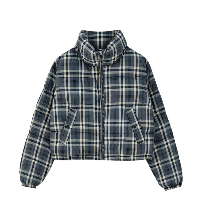 Blusão acolchoado gola chaminé, €29,99, Pull & Bear