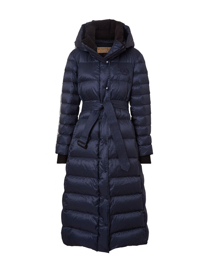 Casaco acolchoado de plumas com capuz, €1290, Burberry