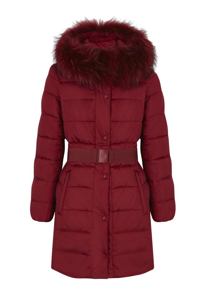 Casaco com gola, €369, Pedro del Hierro