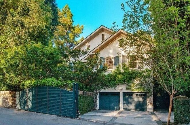 €8 milhões, Beverly Hills; 