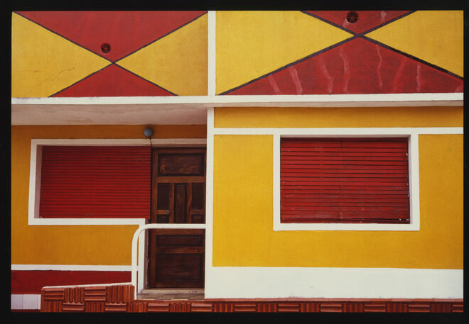  Fray Bentos, Uruguay, Facundo de Zuviría,1993. Exposição Southern Geometries, from Mexico to Patagonia.