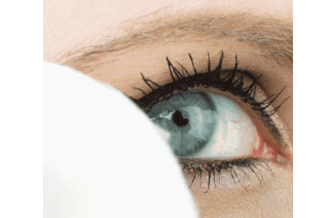 Provavelmente, está a retirar a maquilhagem dos olhos da maneira errada