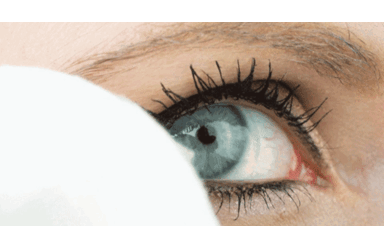 Provavelmente, está a retirar a maquilhagem dos olhos da maneira errada