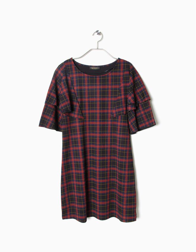 Vestido com mangas, €22,99, MO