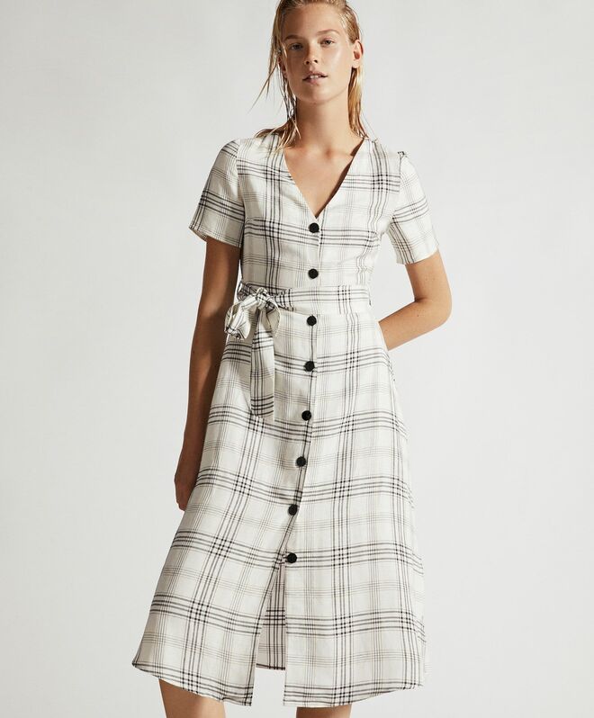 Vestido linho quadrados, €39,99, Oysho