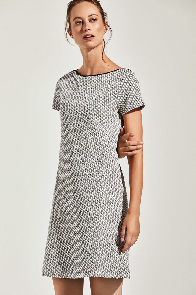 Vestido manga curta, agora €19,99, Cortefiel