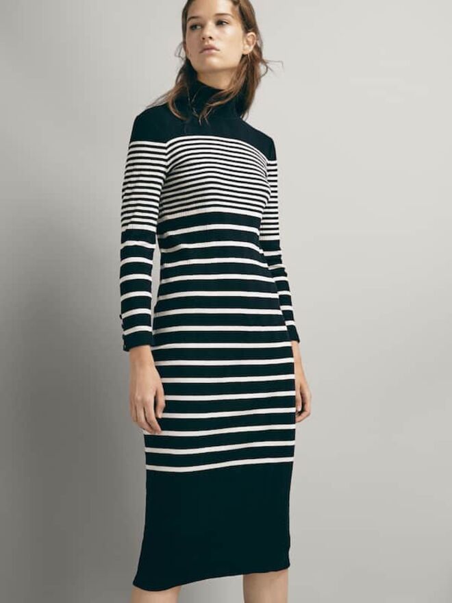 Vestido de Algodão Canelado às Riscas, €39,95, Massimo Dutti 