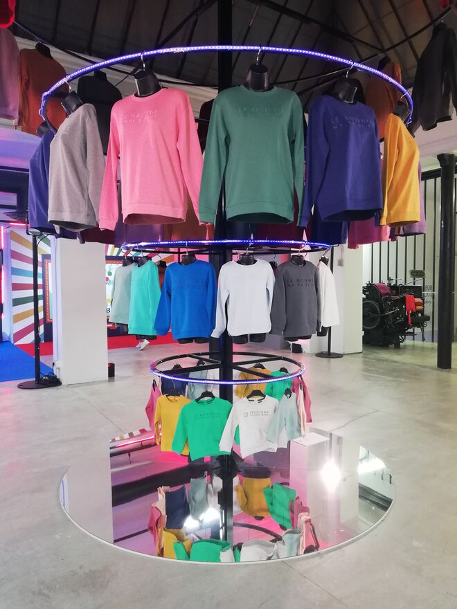 A Kiabi celebra, em 2018, quatro décadas de moda acessível para toda a família. A propósito deste aniversário, fomos a Paris conhecer em primeira mão as peças da nova coleção