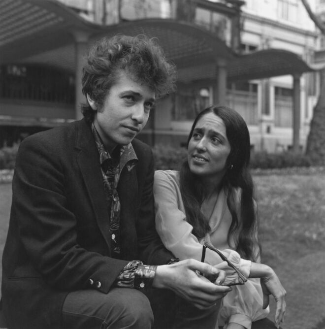 Joan Baez e Bob Dylan;
