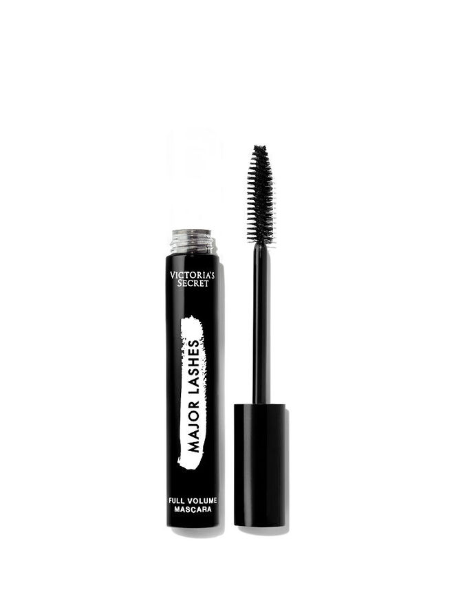 Máscara de pestanas Major Lashes Full Volume, €15,10, Victoria’s Secret, no aeroporto ou em www.victoriassecret.com