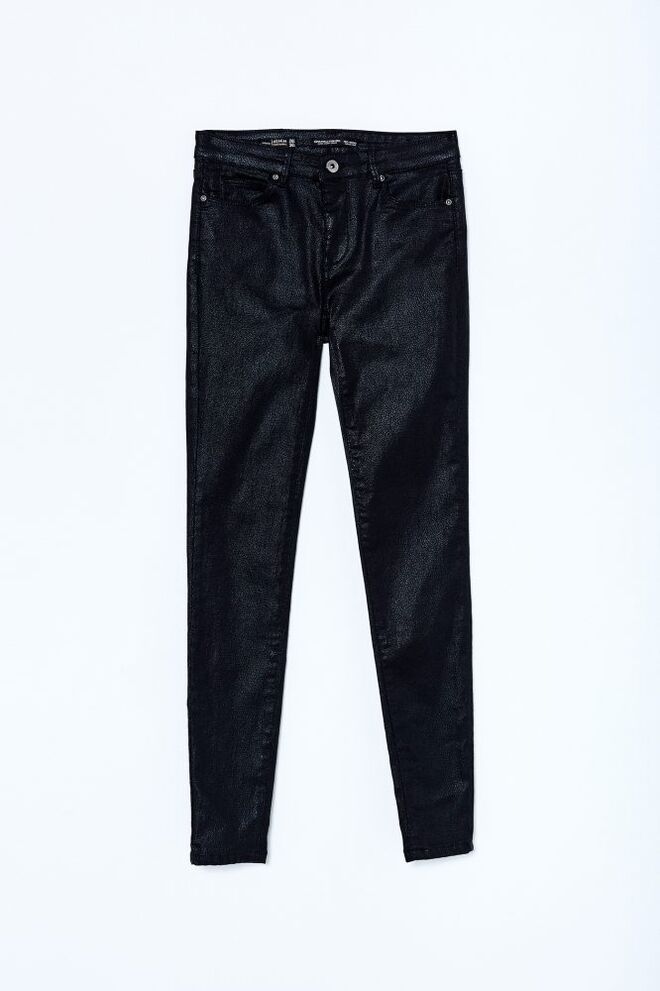 Jeans efeito cobra, €35,99, Sfera, no El Corte Inglés