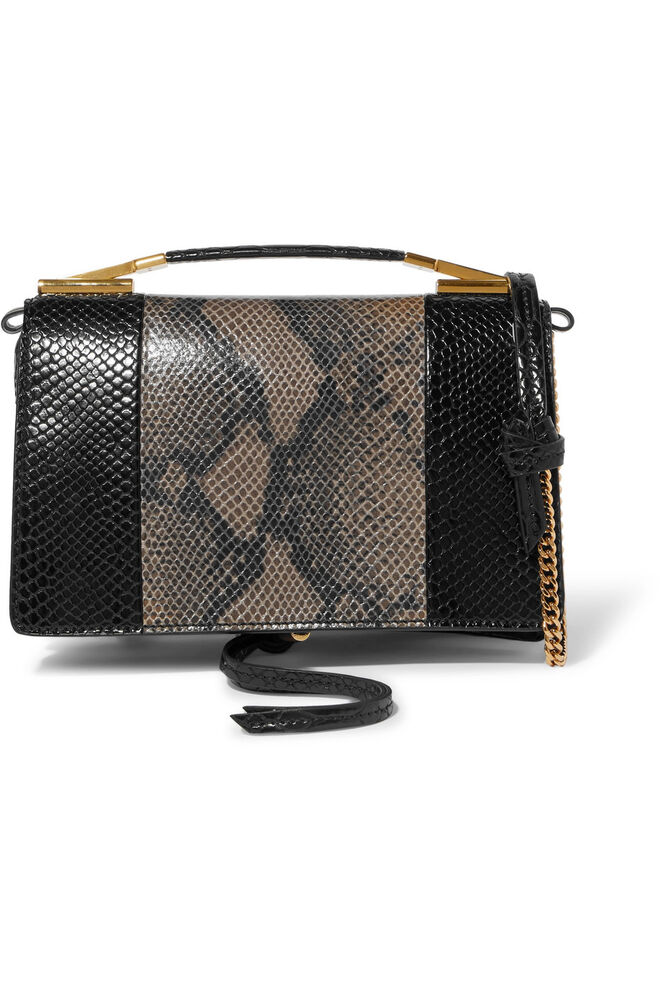 Carteira de pele falsa, €990, Stella Mccartney, na Fashion Clinic