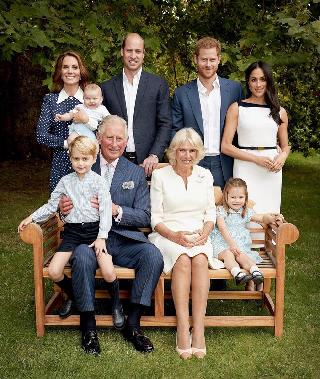 Kate Middleton, a duquesa de Cambridge, príncipe Louis, príncipe William, príncipe Harry, Meghan Markle, a duquesa de Sussex, príncipe George, príncipe Carlos, Camilla Parker Bowles, a duquesa da Cornualha, e princesa Charlotte