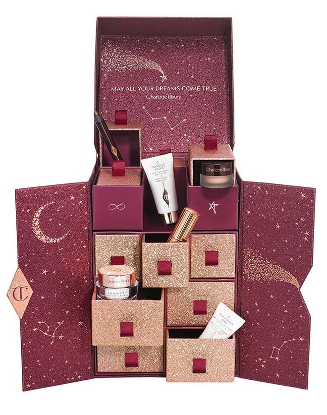 Charlotte’s Beauty Universe, com 12 presentes, €185, Charlotte Tilbury, em charlottetilbury.com